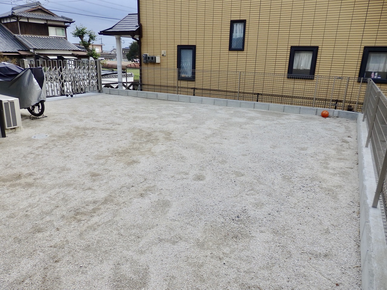 新築引き渡し時のままのお庭