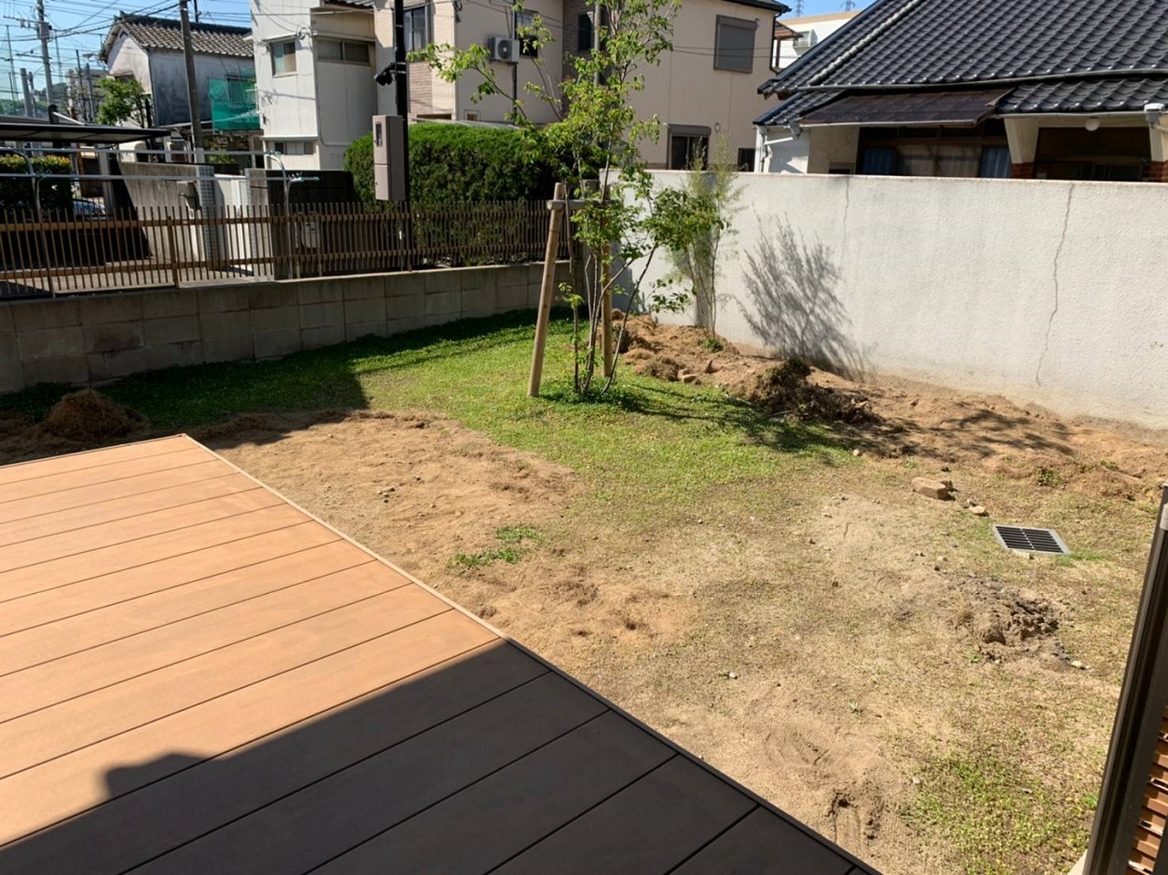 天然芝が枯れてしまったお庭